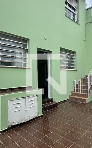 Casa para alugar com 250m², 5 quartos e 2 vagas Casa para alugar com 250m², 5 quartos e 2 vagasQuintal
