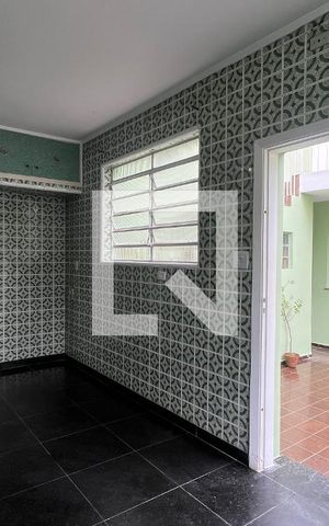 Casa para alugar com 250m², 5 quartos e 2 vagas Casa para alugar com 250m², 5 quartos e 2 vagasCozinha