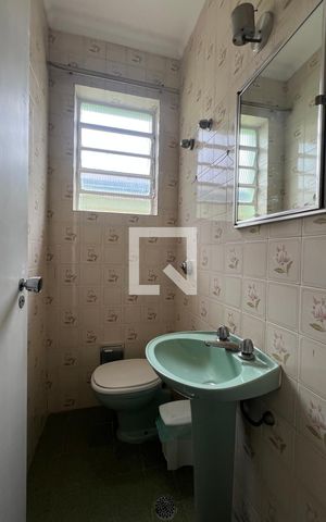 Casa para alugar com 250m², 5 quartos e 2 vagas Casa para alugar com 250m², 5 quartos e 2 vagasLavabo