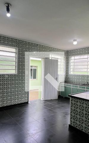 Casa para alugar com 250m², 5 quartos e 2 vagas Casa para alugar com 250m², 5 quartos e 2 vagasCozinha
