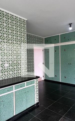 Casa para alugar com 250m², 5 quartos e 2 vagas Casa para alugar com 250m², 5 quartos e 2 vagasCozinha