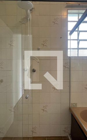 Casa para alugar com 250m², 5 quartos e 2 vagas Casa para alugar com 250m², 5 quartos e 2 vagasBanheiro 1