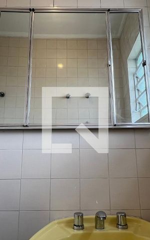 Casa para alugar com 250m², 5 quartos e 2 vagas Casa para alugar com 250m², 5 quartos e 2 vagasBanheiro