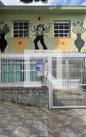 Casa para alugar com 250m², 5 quartos e 2 vagas Casa para alugar com 250m², 5 quartos e 2 vagasFachada