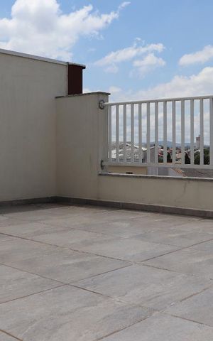 Casa à venda com 402m², 4 quartos e 6 vagasCobertura