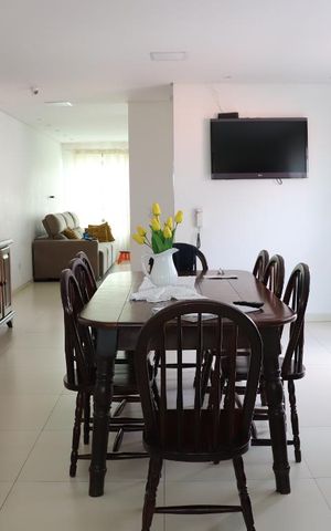 Casa à venda com 402m², 4 quartos e 6 vagasCozinha