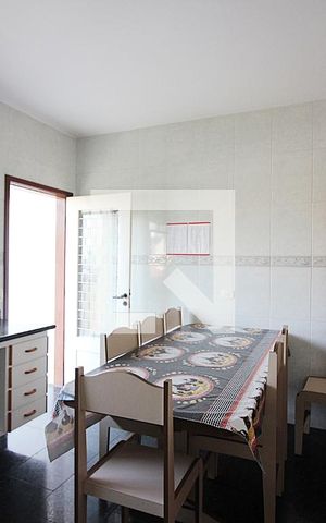 Casa à venda com 330m², 8 quartos e 5 vagasCozinha