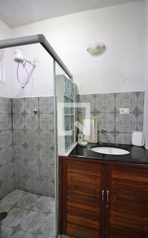 Casa à venda com 330m², 8 quartos e 5 vagasBanheiro Social casa 2