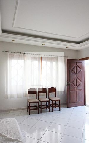 Casa à venda com 330m², 8 quartos e 5 vagasSala