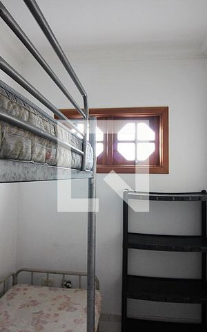 Casa à venda com 330m², 8 quartos e 5 vagasQuarto 2
