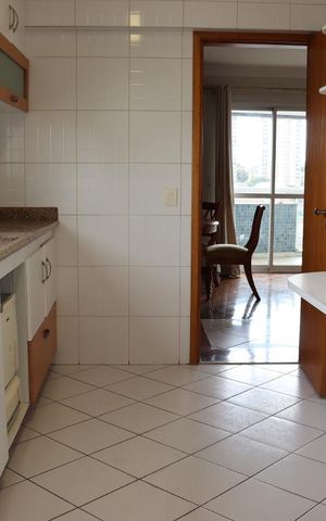 Apartamento para alugar com 130m², 3 quartos e 3 vagasCozinha