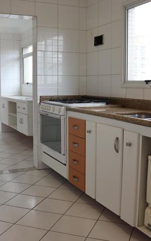 Apartamento para alugar com 130m², 3 quartos e 3 vagasCozinha