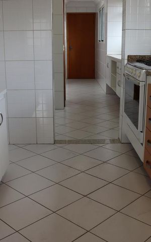 Apartamento para alugar com 130m², 3 quartos e 3 vagasCozinha