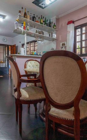 Casa à venda com 175m², 4 quartos e 2 vagas Casa à venda com 175m², 4 quartos e 2 vagasSala de Jantar