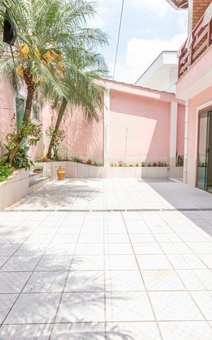 Casa para alugar com 452m², 3 quartos e 6 vagasQuintal