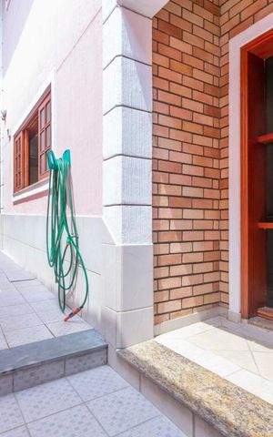 Casa para alugar com 452m², 3 quartos e 6 vagasEntrada