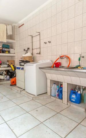 Casa para alugar com 452m², 3 quartos e 6 vagasLavanderia
