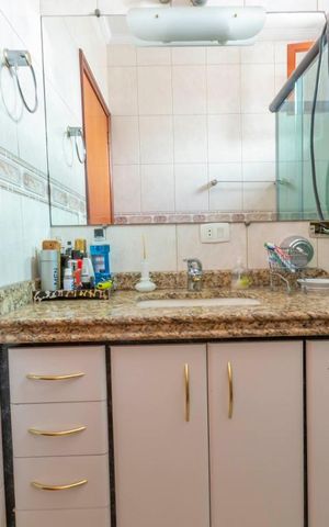 Casa para alugar com 452m², 3 quartos e 6 vagasBanheiro da Suíte 1