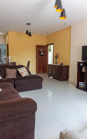 Casa para alugar com 260m², 4 quartos e 2 vagasSala