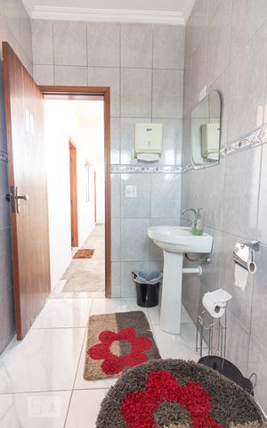 Casa para alugar com 260m², 4 quartos e 2 vagasBanheiro