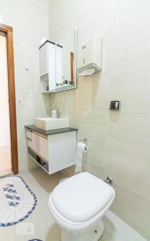 Casa para alugar com 260m², 4 quartos e 2 vagasBanheiro