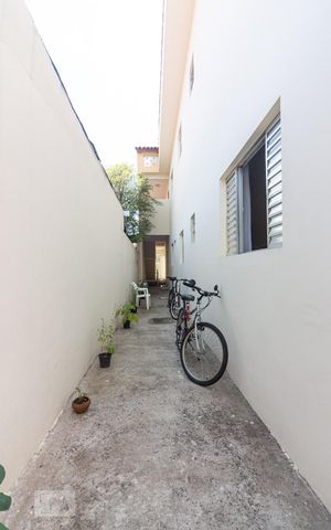 Casa para alugar com 260m², 4 quartos e 2 vagasCorredor