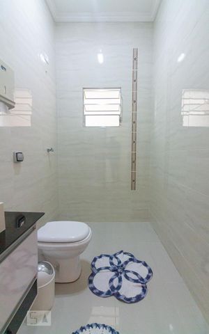 Casa para alugar com 260m², 4 quartos e 2 vagasBanheiro