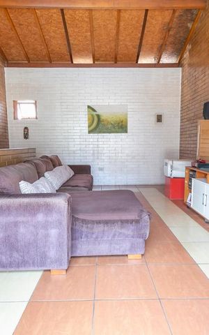 Casa à venda com 90m², 2 quartos e 1 vagaSala