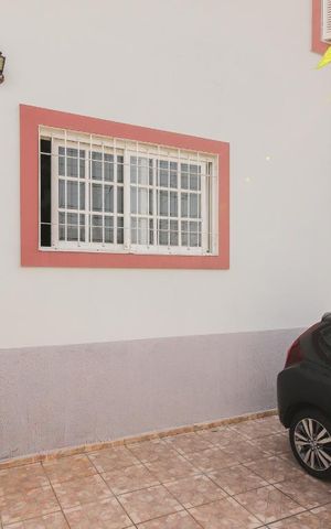 Casa à venda com 93m², 2 quartos e 3 vagas Casa à venda com 93m², 2 quartos e 3 vagasGaragem