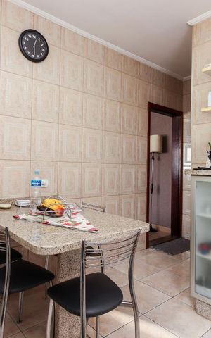 Casa à venda com 93m², 2 quartos e 3 vagas Casa à venda com 93m², 2 quartos e 3 vagasCozinha