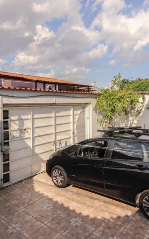 Casa à venda com 93m², 2 quartos e 3 vagas Casa à venda com 93m², 2 quartos e 3 vagasGaragem