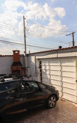 Casa à venda com 93m², 2 quartos e 3 vagas Casa à venda com 93m², 2 quartos e 3 vagasGaragem