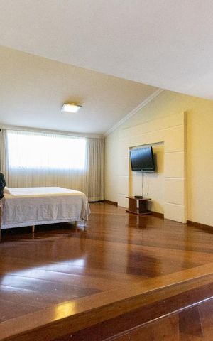 Casa à venda com 600m², 3 quartos e 6 vagasQuarto 1 - Suíte