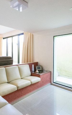Casa à venda com 600m², 3 quartos e 6 vagasSala 1
