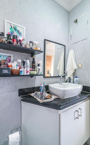 Apartamento para alugar com 120m², 2 quartos e 1 vaga Apartamento para alugar com 120m², 2 quartos e 1 vagaBanheiro da Suíte