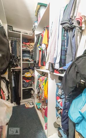 Apartamento para alugar com 120m², 2 quartos e 1 vaga Apartamento para alugar com 120m², 2 quartos e 1 vagaCloset do Quarto 2 - Suíte