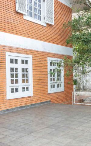 Casa à venda com 296m², 3 quartos e 3 vagasExterno frente