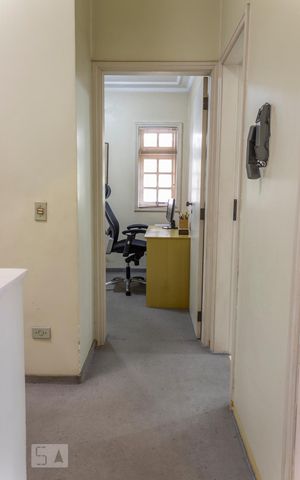 Casa à venda com 296m², 3 quartos e 3 vagasCorredor