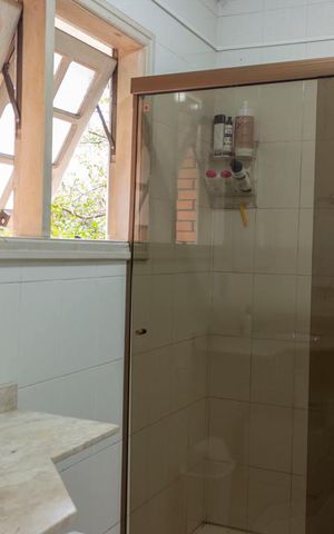 Casa à venda com 296m², 3 quartos e 3 vagasBanheiro suíte 2