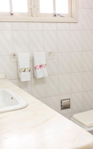 Casa à venda com 296m², 3 quartos e 3 vagasBanheiro suíte 1
