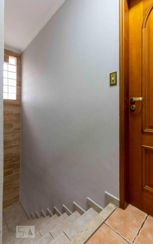 Casa à venda com 160m², 3 quartos e 2 vagas Casa à venda com 160m², 3 quartos e 2 vagasCorredor