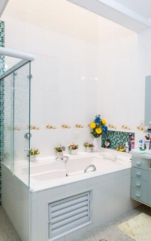 Casa para alugar com 350m², 4 quartos e 4 vagasBanheiro da Suíte 1