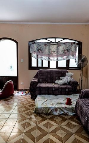 Casa à venda com 100m², 2 quartos e 1 vaga Casa à venda com 100m², 2 quartos e 1 vagaSala
