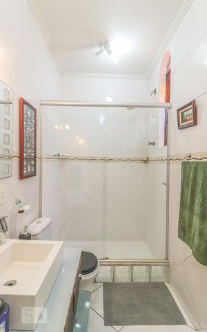Casa de condomínio à venda com 800m², 5 quartos e 4 vagas Casa de condomínio à venda com 800m², 5 quartos e 4 vagasBanheiro da Suíte 2