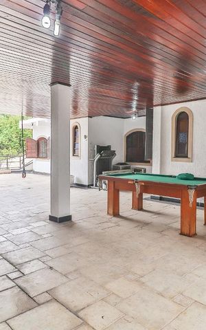 Casa de condomínio à venda com 800m², 5 quartos e 4 vagas Casa de condomínio à venda com 800m², 5 quartos e 4 vagasÁrea Externa Coberta 2º Andar Inferior