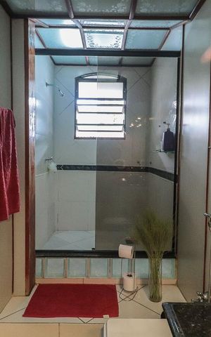 Casa de condomínio à venda com 800m², 5 quartos e 4 vagas Casa de condomínio à venda com 800m², 5 quartos e 4 vagasBanheiro Social