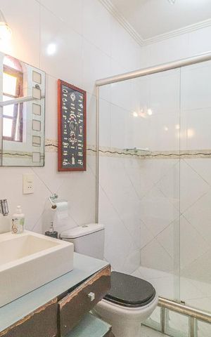 Casa de condomínio à venda com 800m², 5 quartos e 4 vagas Casa de condomínio à venda com 800m², 5 quartos e 4 vagasBanheiro da Suíte 2