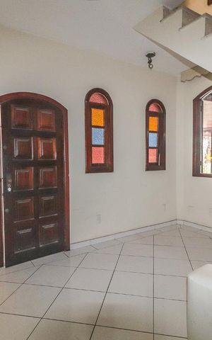 Casa de condomínio à venda com 800m², 5 quartos e 4 vagas Casa de condomínio à venda com 800m², 5 quartos e 4 vagasSaleta