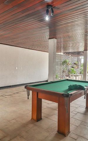 Casa de condomínio à venda com 800m², 5 quartos e 4 vagas Casa de condomínio à venda com 800m², 5 quartos e 4 vagasÁrea Externa Coberta 2º Andar Inferior