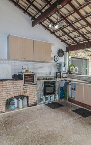 Casa de condomínio à venda com 800m², 5 quartos e 4 vagas Casa de condomínio à venda com 800m², 5 quartos e 4 vagasEspaço Gourmet